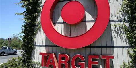 Target Beats Estimates For Third Quarter