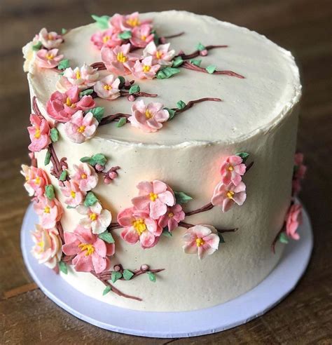 Beautiful Floral Cake Designs By Ohcakes Winnie Melody Jacob