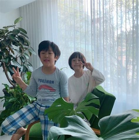 강봉규, 김성민, 이창수, 이유민, 하병훈, 황민규 나레이션 : 연재 OSEN `★SHOT!` | 문정원, 쌍둥이 서언X서준과 봄 만끽 중 ...