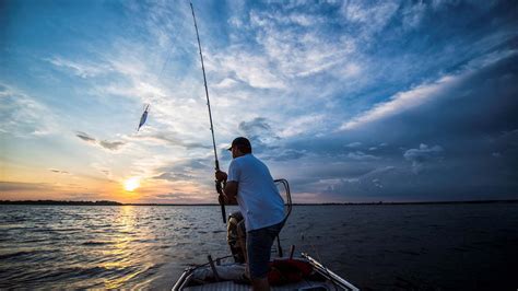 6 Tips For Night Fishing Ioutdoor Night Fishing Adventures