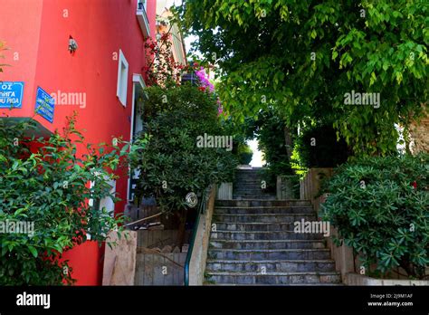 Mets The Elegant Neighborhood In Athens Stock Photo Alamy