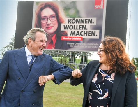 Kein sekt für gerhard schröder: Gerhard Schröder unterstützt Monika Griefahn im Wahlkampf ...