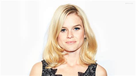 Alice Eve Wallpapers Images Photos Pictures Backgrounds