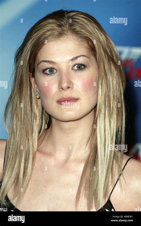 Rosamund Pike Die Another Day La Premiere Shrine Auditorium Los Angeles