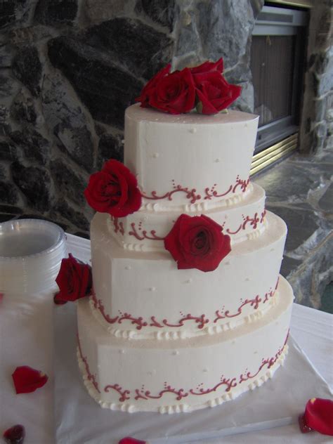 We have now placed twitpic in an archived state. heartweddingcake.jpg (1704×2272) | Heart shaped wedding cakes, Heart wedding cakes, Valentines ...