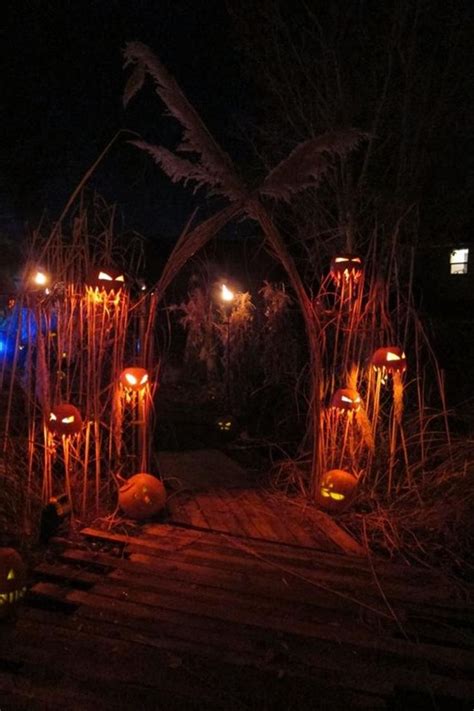 40 Scary Front Yard Halloween Decoration Ideas Halloween Outside