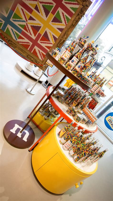 Mandms Feature Zone Rdi Retail Display And Interiors