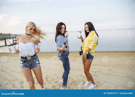 Vacation Beach Party Stock Image Image Of Cheerful 104593767