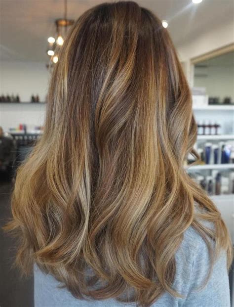This is definitely one of the trendiest hair colors of this year, it's a blend between a chocolaty caramel and among the advantages of this haircut you should know that the maintenance of some highlights in your hair is less than in long hair. 70 Flattering Balayage Hair Color Ideas - Balayage ...