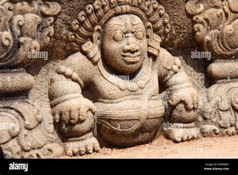 Bahirawa Stone Carving With Ancient Guardian Of Moonstone Steps