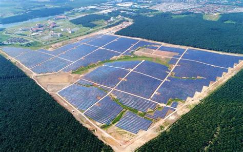 Malaysia targets to become the second‐largest producer of solar photovoltaic (pv) in the world by increasing the current output from 12% to 20% in 2020. Large Scale Solar Malaysia - Portfolio and Projects ...