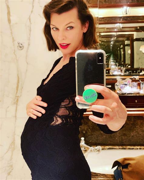 Milla Jovovich From Pregnant Stars Over On E Online Jessica Capshaw