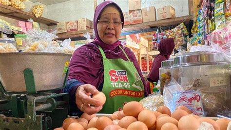 Harga Telur Ayam Ras Di Pasar Beringharjo Yogyakarta Naik Jumlah Penjualan Malah Kian Menurun