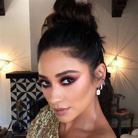 Shay Mitchells Makeup By Patrick Ta Moreawing Maquilhagem Olhos