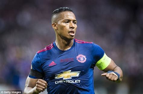 Antonio Valencia Is Manchester Uniteds Unsung Hero Daily Mail Online