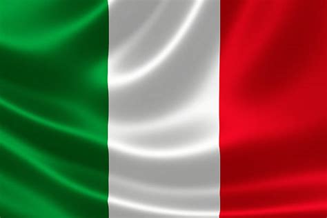 « con il corriere dello sport in omaggio la bandiera per tifare azzurro ». Bandiera Italiana - Foto e Immagini Stock - iStock