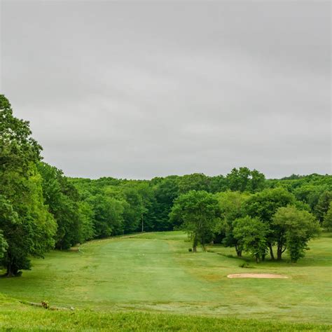 East Greenwich Country Club 9 Hole Course Open To The Public