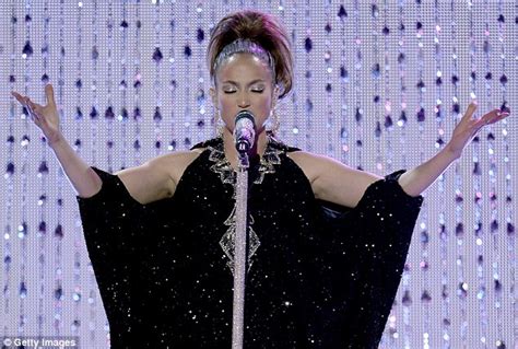 Amas 2013 Watch Jennifer Lopez S Tribute To Cuban Salsa Legend Celia Cruz Daily Mail Online