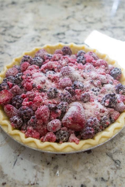 Mixed Berry Pie With Streusel Laurens Latest