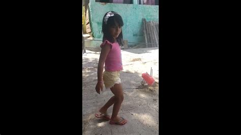 Menina Dancando Menina De 7 Anos Dançando Youtube Menina Dançando