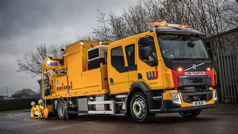 The Uks First Volvo Fl 18 Tonne Crew Cab Rigid Shows The Way For Wj