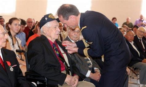 Tribute And Remembrance Us World War Ii Combat Veterans Honored By
