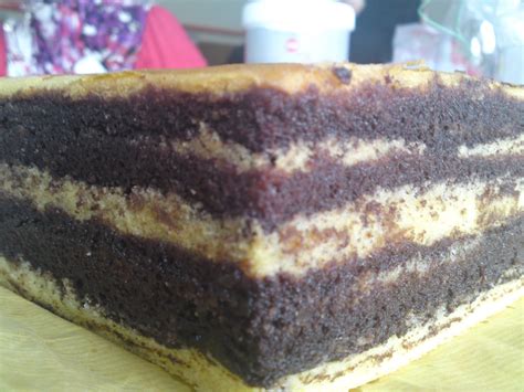 Anda juga boleh menjana pendapatan dengan menjual coklat buatan sendiri dan perolehi keuntungan mencecah 300% daripada kos membuat coklat. DARI DAPUR ORANG KAMPUNG: BELAJAR BUAT KEK LAPIS SARAWAK