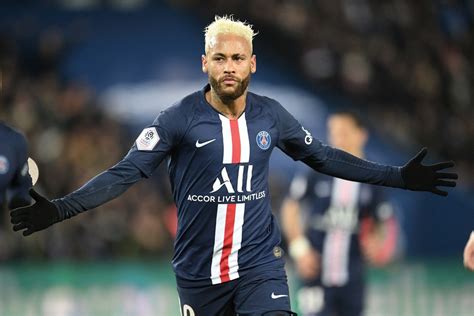 Psgs Neymar Signs Contract Extension To 2025 Cn