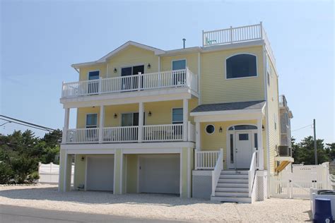 Beach Style Home On The Jersey Shore Vacation Home House Styles Home