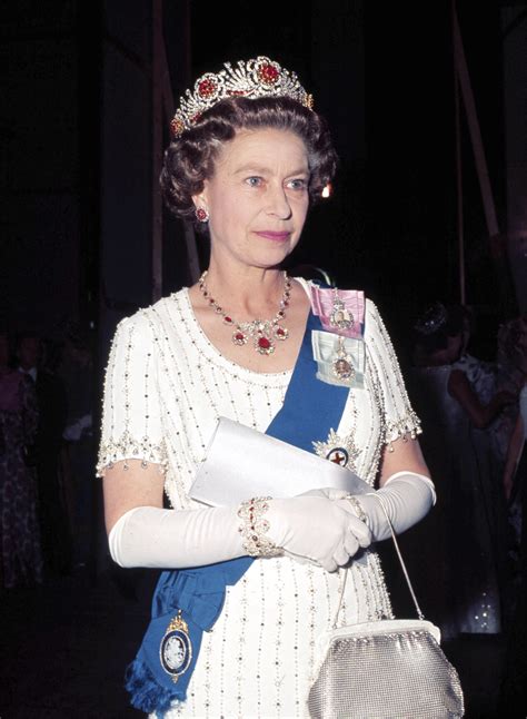 Queen Elizabeth Omeairisobel