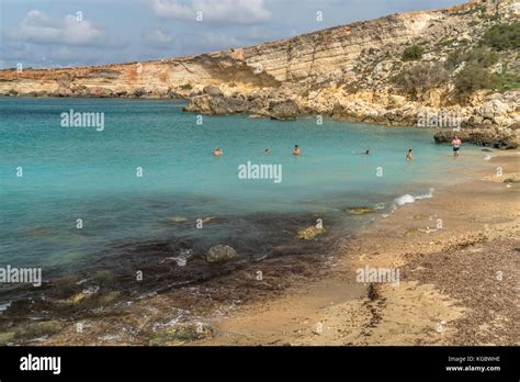 Strand Der Paradise Bay Cirkewwa Malta Paradise Bay Beach Cirkewwa