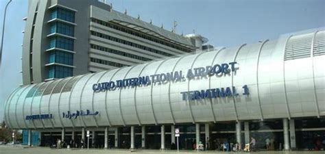 بداية المطار كان سنة 1942وده ساعة ما القوات الجوية الامريكية والجيش البريطانى عملوا مطار عسكرى على بعد 5 كيلو من مطار. مطار القاهرة يستقبل طائرة خاصة لمشجعين زيمبابوى - جريدة ...