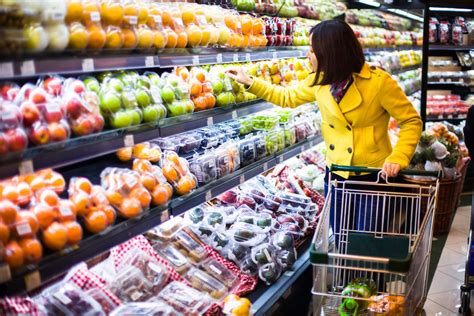 Read our steps to learn how amazon fresh it works primarily with whole foods market. Amazon's Fresh Approach to Online Grocery Shopping: Whole ...