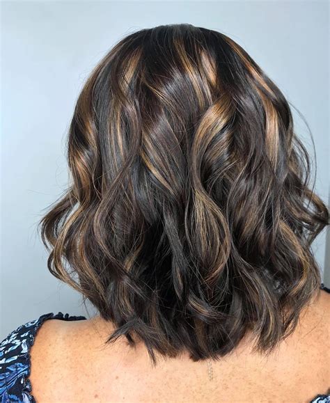 25 Short Brunette Hairstyles And New Trends In 2021 Short Brunette