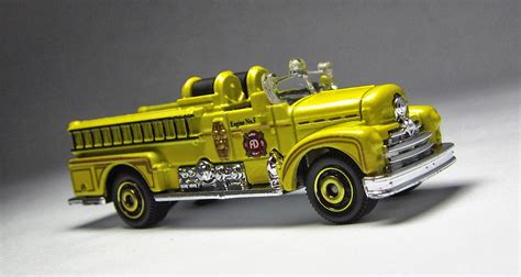 First Look 2013 Matchbox Classic Seagrave Fire Engine In Yellow