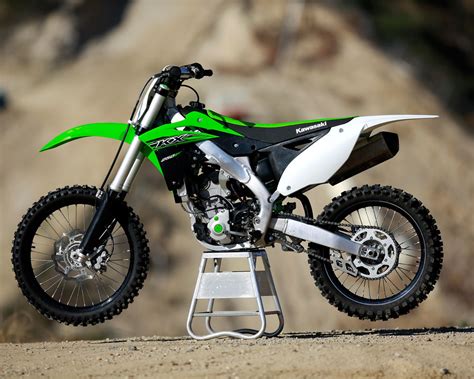 Comfortable, balanced and capable, the z400 is sure to turn heads. 2015 Kawasaki KX250F - Dirt Bike Test