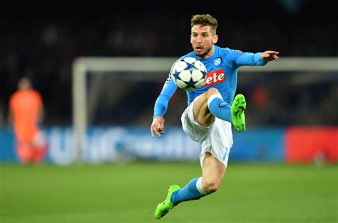 I løbet af sin professionelle karriere har han tidligere. El Atlético de Madrid quiere a Dries Mertens