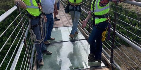 gatlinburg skybridge reopens following repairs to glass panel cracks