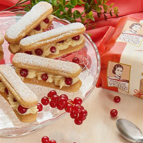 I savoiardi soffici di giovanni moro sono insuperabili se gustati al naturale ma diventano protagonisti soprattutto nelle ricette dei dolci tipici della tradizione italiana come il tiramisù, la zuppa inglese e budini dalle varianti più disparate. Savoiardi: Ricette con Savoiardi di Matilde Vicenzi ...