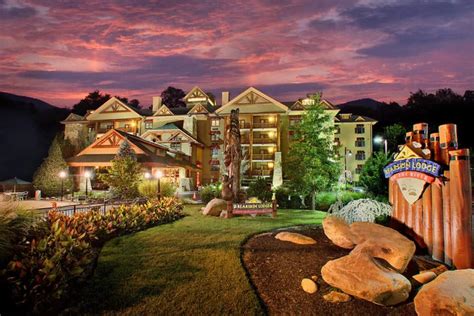 Top 4 Reasons Guests Love The Location Of Our Hotel In Gatlinburg Tn