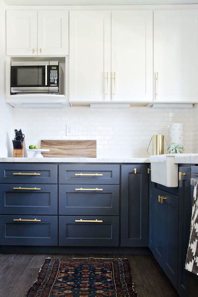 The website you link to looks terrible. Gold Hardware - 20 Matte Kitchens Making A Major Statement ...