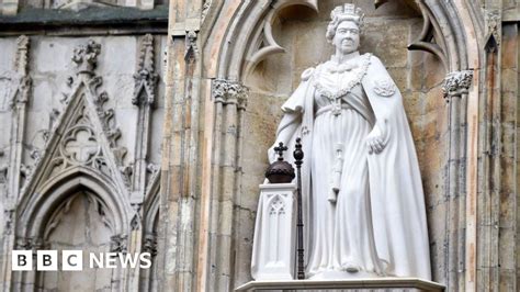 First Statue Of Queen Unveiled Since Her Death Bbc News Flipboard