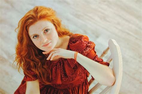 Premium Photo Portrait Of Young Redhead Curly Woman With Freckles In