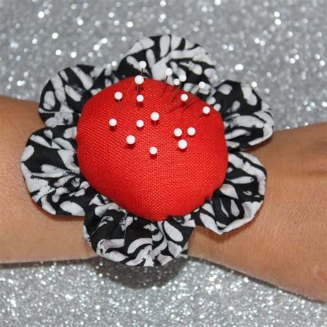 Wrist Pin Cushion Diy Pin Cushions Patterns Sewing Projects For