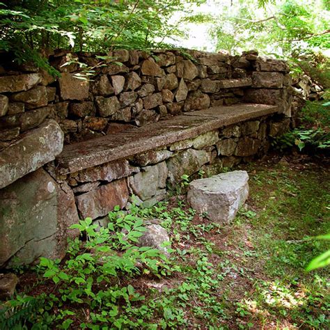 12 Interesting Ideas For Garden Wall Of Natural Stone For Your Garden