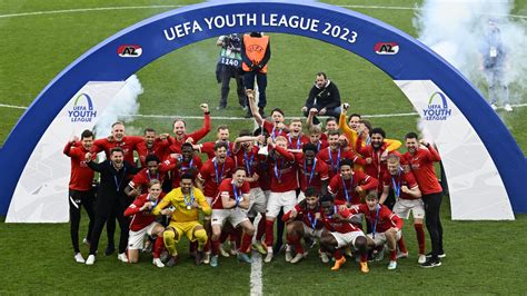 Finale Uefa Youth League Az Alkmaar Hajduk Spalato 5 0 Le Doppiette