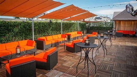 Great movies, bars & spectacular sunsets. Rosemont Social Club - Rooftop bar in Houston | The ...