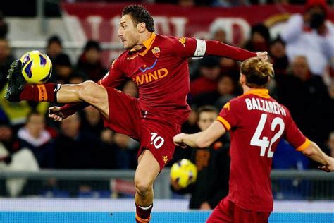 Balzaretti ha militato in giallorosso dal 2012 al 2015, il periodo giusto per godersi una delle. Balzaretti e gli allenamenti con Totti: Con un gol da 50 ...