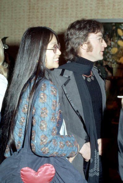 ♡♥john Lennon 33 Relaxes With His Personal Assistant And Young Lover May Pang 23 In 1974 Whom