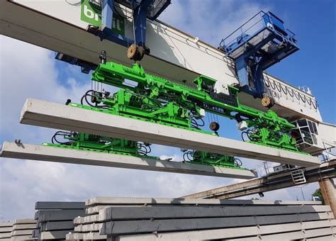 Lifting Precast Concrete Piles Complete Lifting Solutions Aerolift